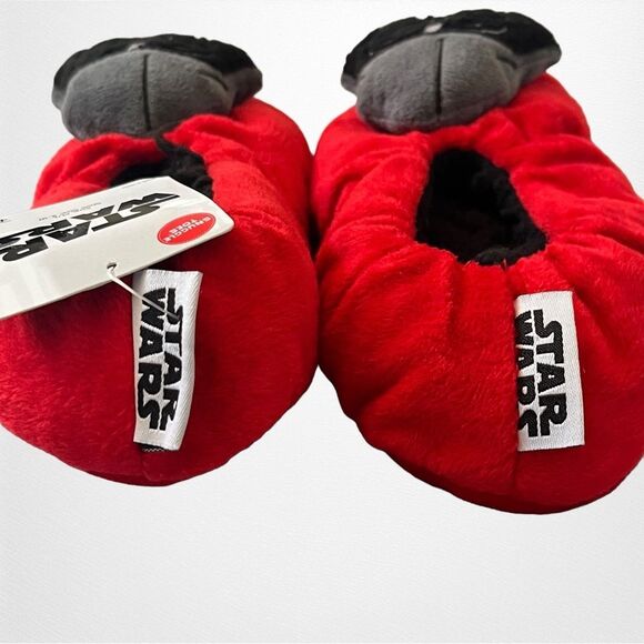 Star Wars Disney NWT Red with Black Darth Vader Children Slippers Size M/L 3-10 - Picture 2 of 5